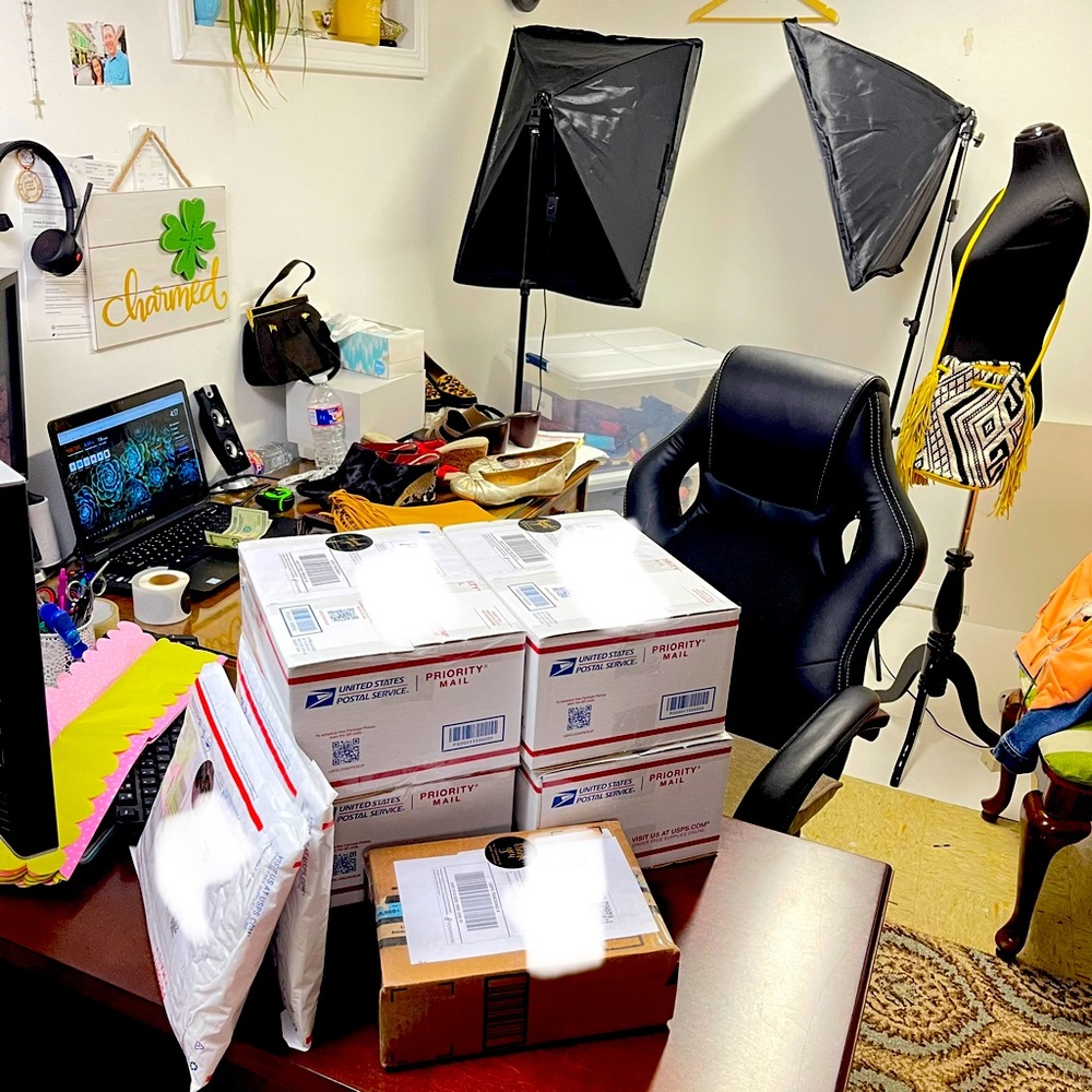 WELCOME! Thank You For Checking Out My Closet! - Picture 4 of 15